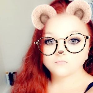 Meet your Posher, Holly